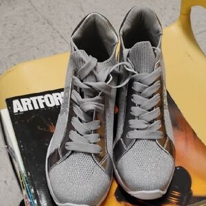 Stylish Silver Women's Sneakers